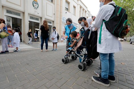 El barbijo ya no es obligatorio al aire libre en las escuelas de la provincia de Buenos Aires