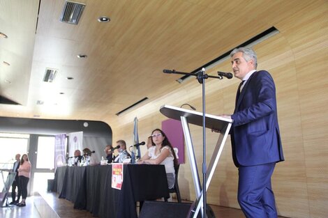 El Rector Bartolacci destacó la participación en el panel.