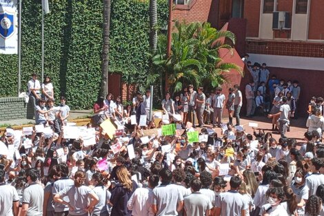 Posadas: el rector del colegio Roque González será reemplazado por una profesora