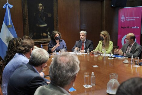 Congelamiento de medicamentos: Carla Vizzotti y Roberto Feletti darán una conferencia con los detalles