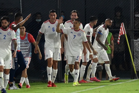 Eliminatorias: el Paraguay de Barros Schelotto debutó con mal pie