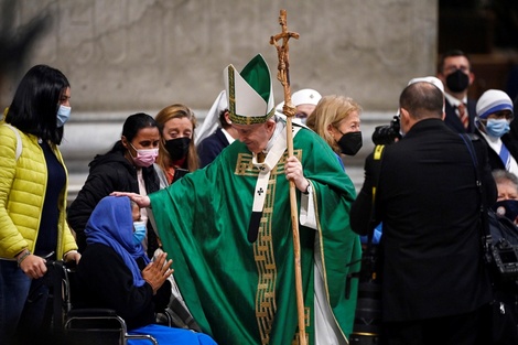 El papa Francisco pide a los líderes del mundo que escuchen a los pobres