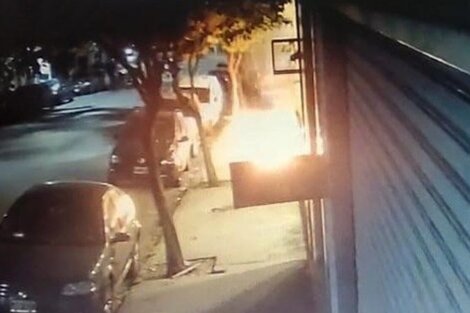 El grupo Clarín denunció un ataque con bombas molotov a su edificio en Barracas