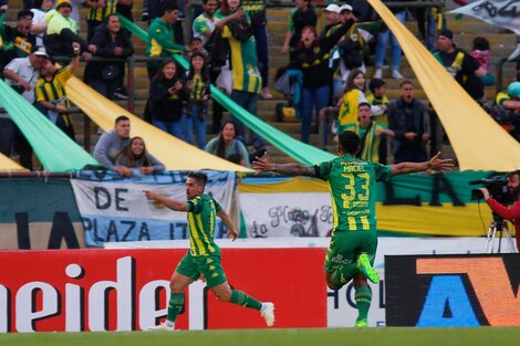 Aldosivi derrotó a San Lorenzo y le dio un nuevo golpe