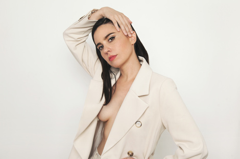 Javiera Mena: "Me desvivo con cada canción que hago"