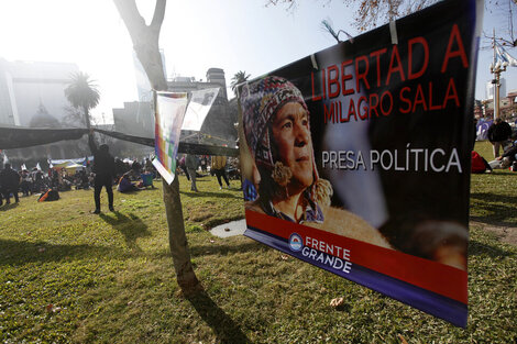 La luz de 2140 velas por la libertad de Milagro Sala 