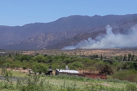 Incendio en el cerro El Morro