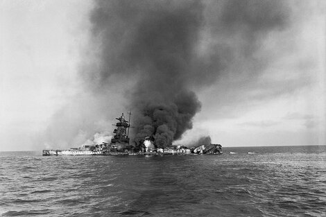En 1939 ocurre la Batalla del Río de la Plata. En la entrada al río más ancho del mundo se produce el único combate que tuvo lugar en América del Sur durante el conflicto.