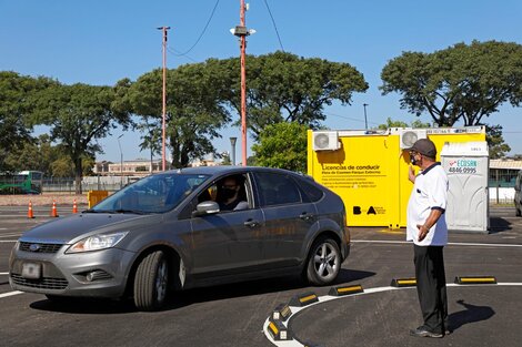 Quiénes deben reimprimir la licencia de conducir en CABA y cómo se hace el trámite