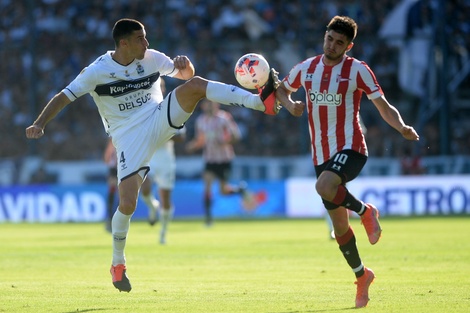 Los goles llegaron a cada momento en el clásico (Fuente: Fotobaires)