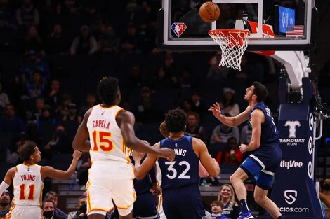 Leandro Bolmaro, el argentino más joven en debutar como titular en la NBA