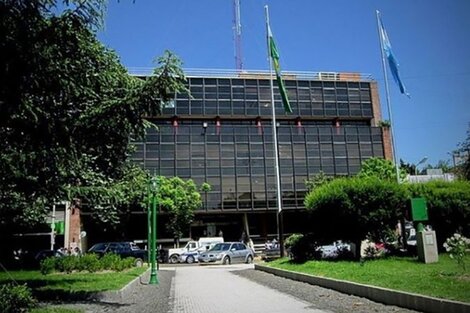 Edificio sede del Municipio de Esteban Echeverría.