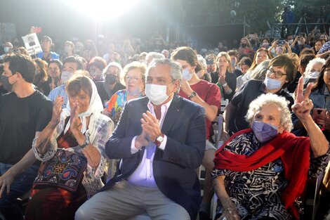 El homenaje a los 12 de la Iglesia de la Santa Cruz, con la participación del Presidente