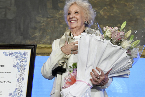 Estela de Carlotto: "Brindemos por esta democracia que es la más larga de nuestra historia"