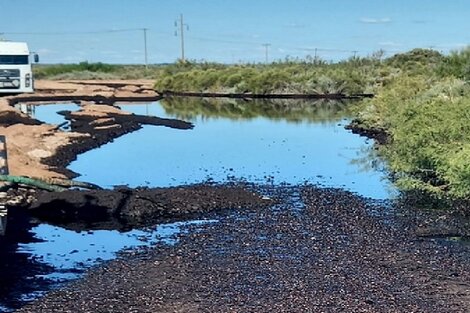 Derrame de petróleo en Río Negro: el Ministerio de Ambiente busca "evaluar el daño ocasionado"