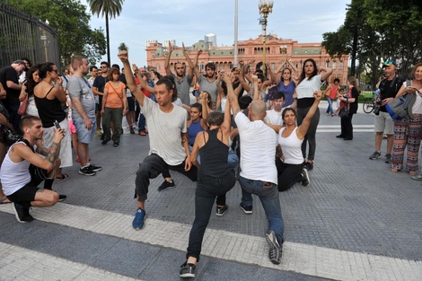 Monumentos en Acción involucra cuerpos pero también voces.