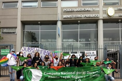 Rechazan el sobreseimiento de una activista feminista denunciada por un ex concejal 