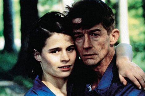 Suzanna Hamilton y John Hurt como Julia y Winston, en la adapción fílmica de 1984, del año 1984