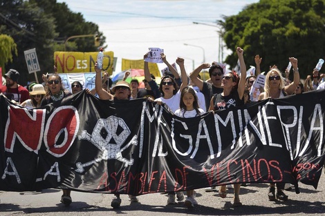 Los obispos patagónicos rechazaron la megaminería en Chubut y respaldaron la movilización popular. (Fuente: Noelia Vivas / Luan Colectiva Fotográfica)