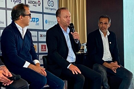 Martín Hughes (empresa Tennium), Martín Jaite (director del torneo) y Mariano Zabaleta (vice de la AAT) en el lanzamiento oficial del Argentina Open 2022