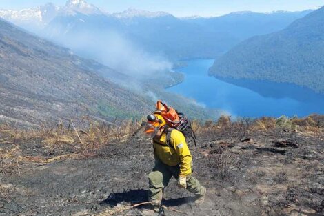 Bariloche: cuatro familias evacuadas por los incendios forestales  