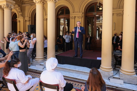 Alberto Fernández calificó de "lapidario" el informe del FMI sobre la millonaria deuda tomada por Macri