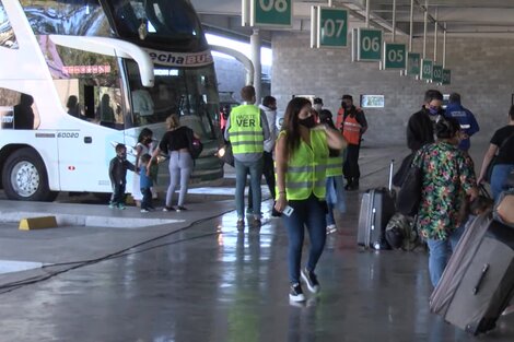 Se fueron de viaje de egresados y volvieron la mayoría contagiados de Covid-19 