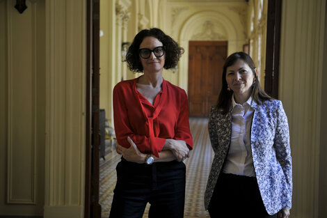 Todesca y Batakis en el Salón Eva Perón de la Casa Rosada.