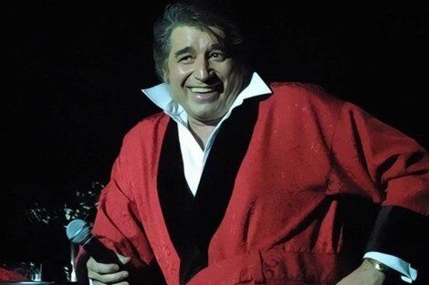 En 2010 Sandro no supera el postoperatorio de un doble transplante pulmones y corazón en Mendoza, y muere allí a los 64 años. 