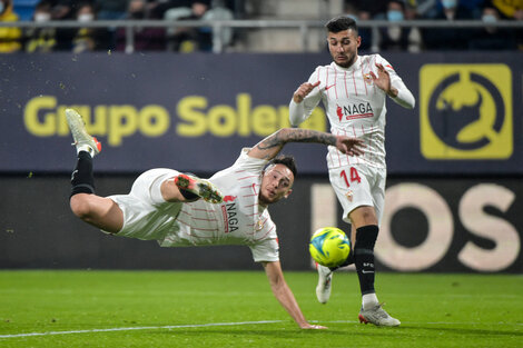 Liga de España: Ocampos le dio la victoria al Sevilla ante Cádiz