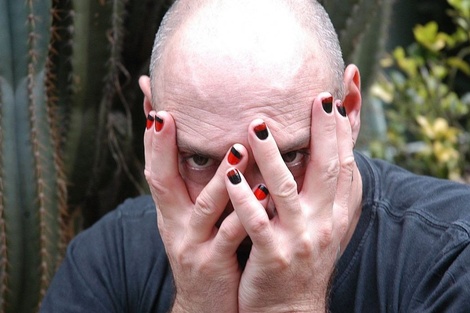 En 1963 nace en Montevideo Fernando Peña, uno de los conductores revolucionarios de la radio de las últimas décadas. 