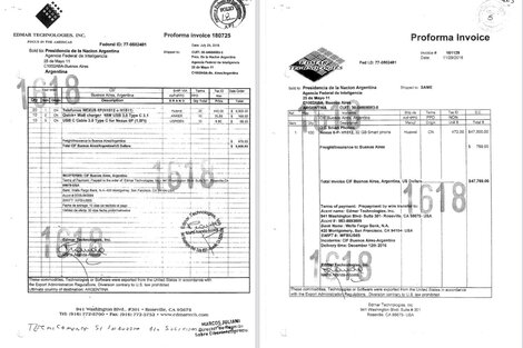 Las facturas de compra de los celulares encriptados y la lista completa de los que los recibieron