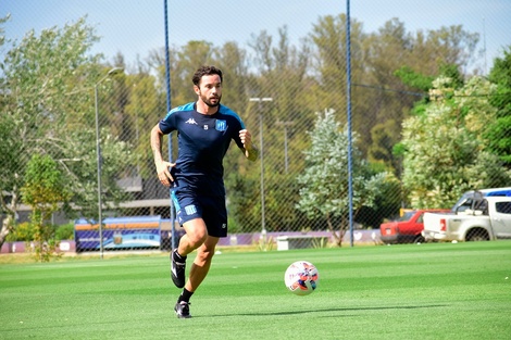 Racing Club: el chileno Mena entrenó a la par de sus compañeros 