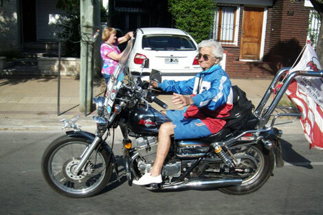 Nelly Iglesias recorrió más de 400.000 kilómetros en moto.