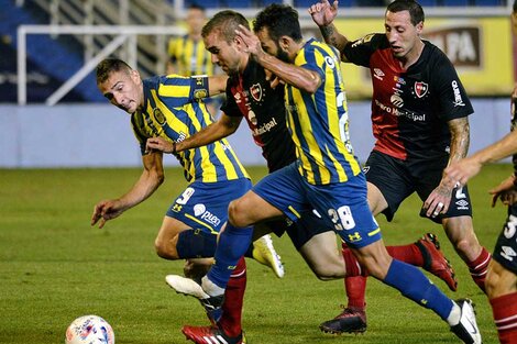 El último clásico también se jugó en el Gigante de Arroyito. 