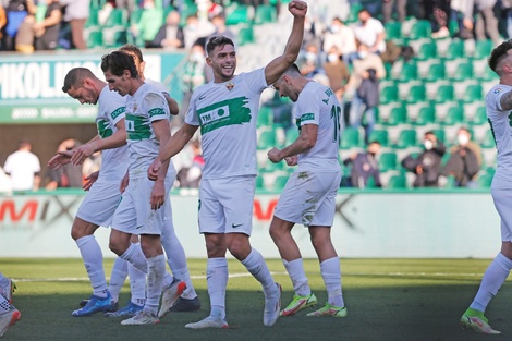 Sin Darío Benedetto, Elche le ganó a Villarreal con un gol de Boyé  