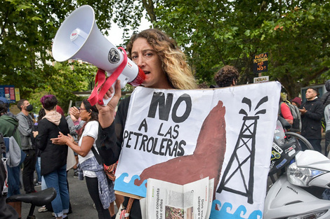 El permiso para la exploración petrolera offshore despertó fuertes protestas. (Fuente: AFP)