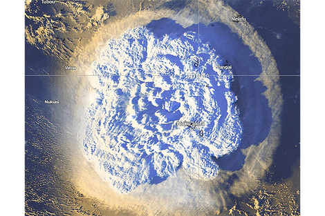 La erupción volcánica submarina en el océano Pacífico ocurrida el sábado desató el pánico en las islas del reino polinésico de Tonga, y generó alertas en Australia, Nueva Zelanda, en la costa oeste de Estados Unidos, en Chile, Ecuador y Perú.