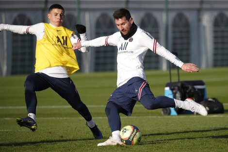 Messi se inclinó por dos de sus compañeros del PSG.