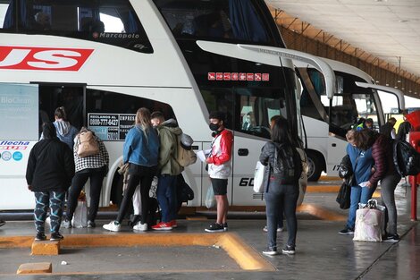 En Buenos Aires, "está a punto de implementarse pase sanitario" en el  transporte público