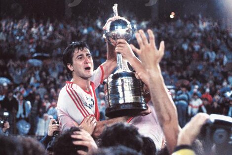 El Beto Alonso y la Libertadores de 1986, la primera de la historia de River (Fuente: Archivo El Gráfico)