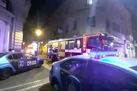 Incendio trágico en un hotel del centro porteño: murió una mujer y hay un herido grave