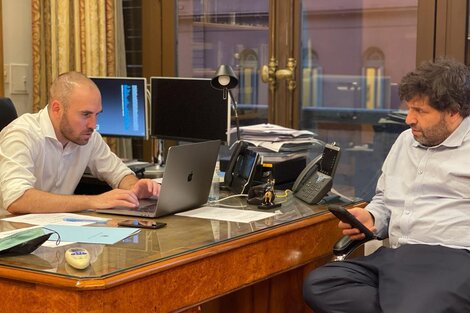 Guzmán y Chodos, el negociador argentino ante el FMI, el jueves por la tarde en Hacienda. 