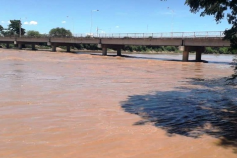 Alertan por posibles crecidas en Santa Victoria Este