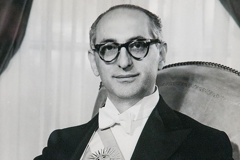 El 23 de febrero de 1958 Frondizi gana la elección presidencial.