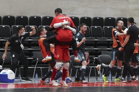 Futsal: Argentina venció a Brasil por penales y es finalista de la Copa América