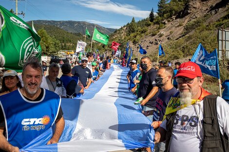 La Marcha por la Soberanía de Lago Escondido.