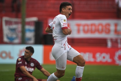 Copa de la Liga: Huracán aprovechó los errores ajenos para ganarle a Lanús