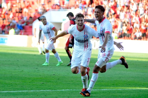 Copa de la Liga: Argentinos goleó a Newell's en La Paternal