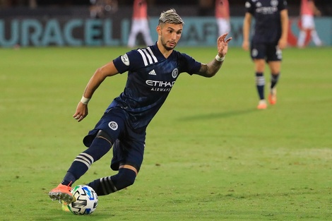 Valentín Castellanos, cada vez más lejos de River